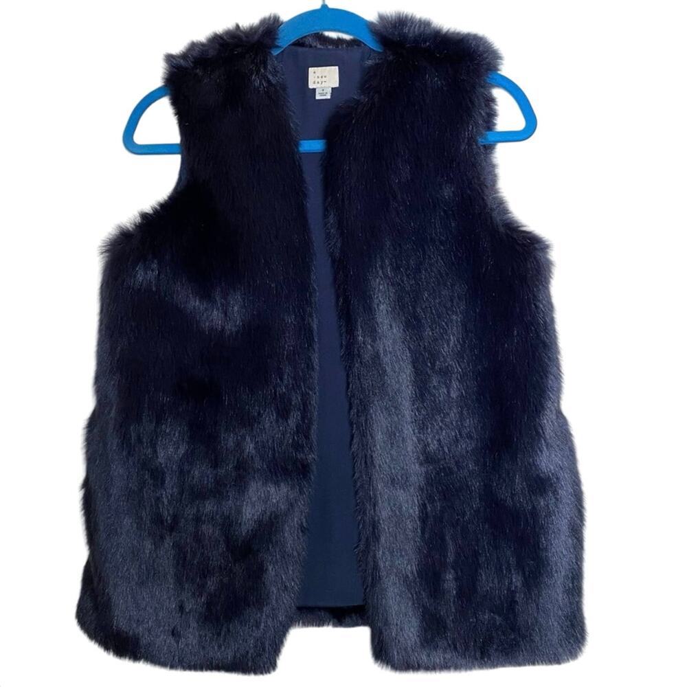 A New Day Women's Size Small Navy Blue Fuzzy Furry Open Winter Vest